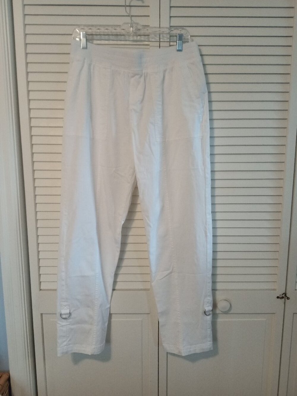 Soft Surroundings white pants with roll tab